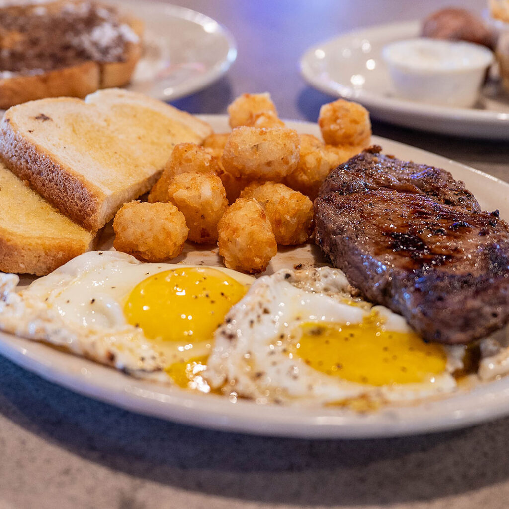 8OZ STEAK AND EGGS